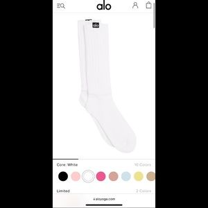 NEW Alo Yoga Scrunch Socks